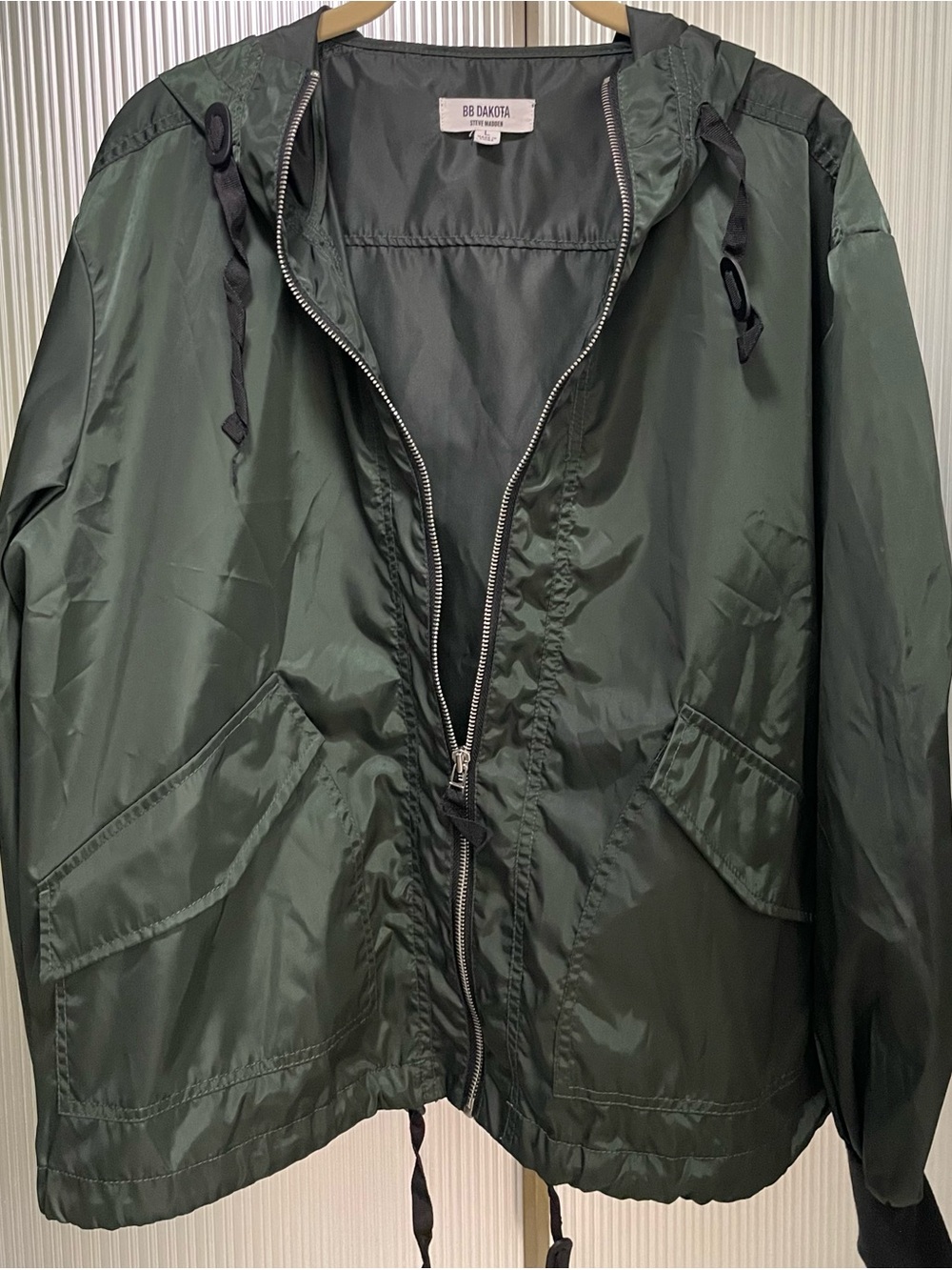 BB Dakota Windbreaker Women’s L
